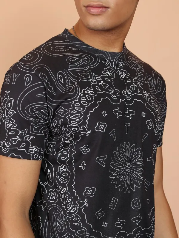  Highlander Men Black Printed Round Neck T-Shirts