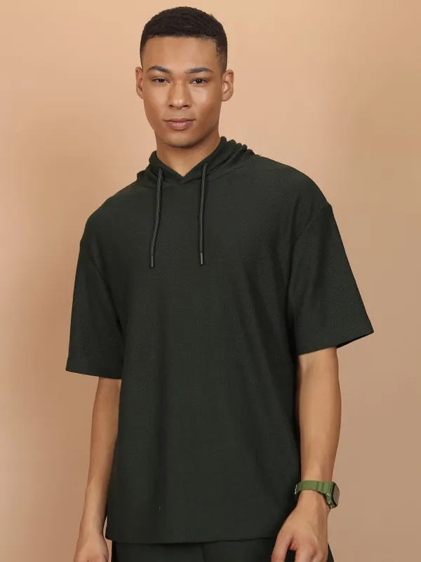 Highlander Men Olive Solid Oversized Fit T-Shirt