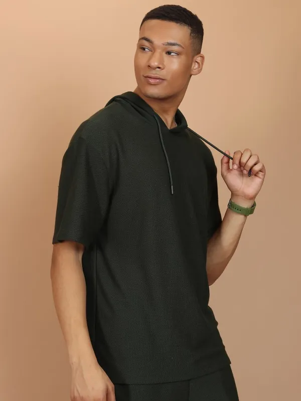 Highlander Men Olive Solid Oversized Fit T-Shirt
