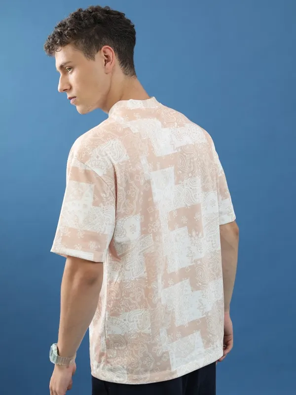 Men Solid Slim Fit T-Shirt
