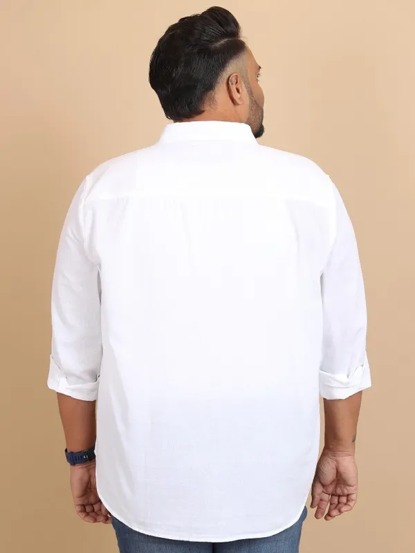  Xtra Ordinary By Highlander Men White Solid Regular Fit Casual Shirts