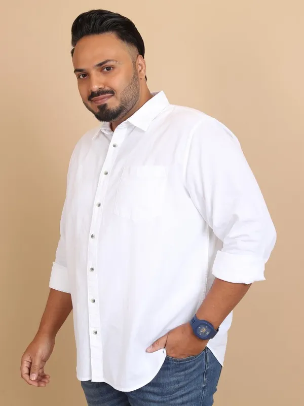  Xtra Ordinary By Highlander Men White Solid Regular Fit Casual Shirts