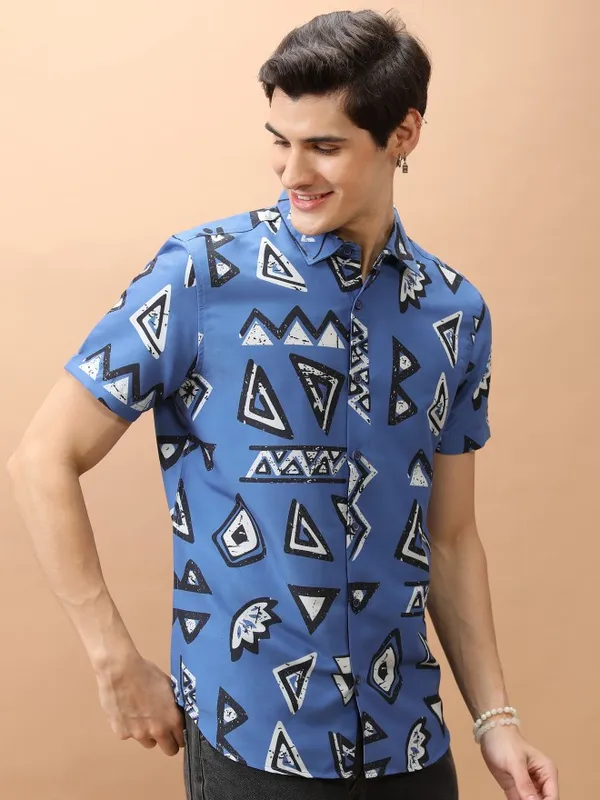 Men Slim Fit Casual Shirt