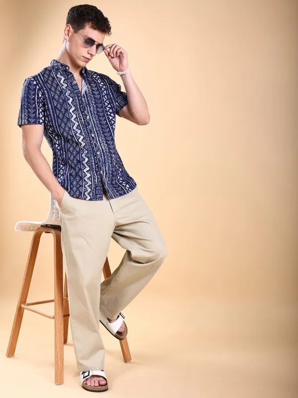  Highlander Men Navy Blue Printed Slim Fit Casual Shirts