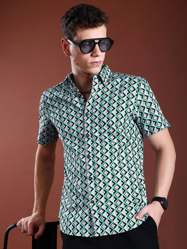 Highlander Men Green Printed Slim Fit Casual Shirt