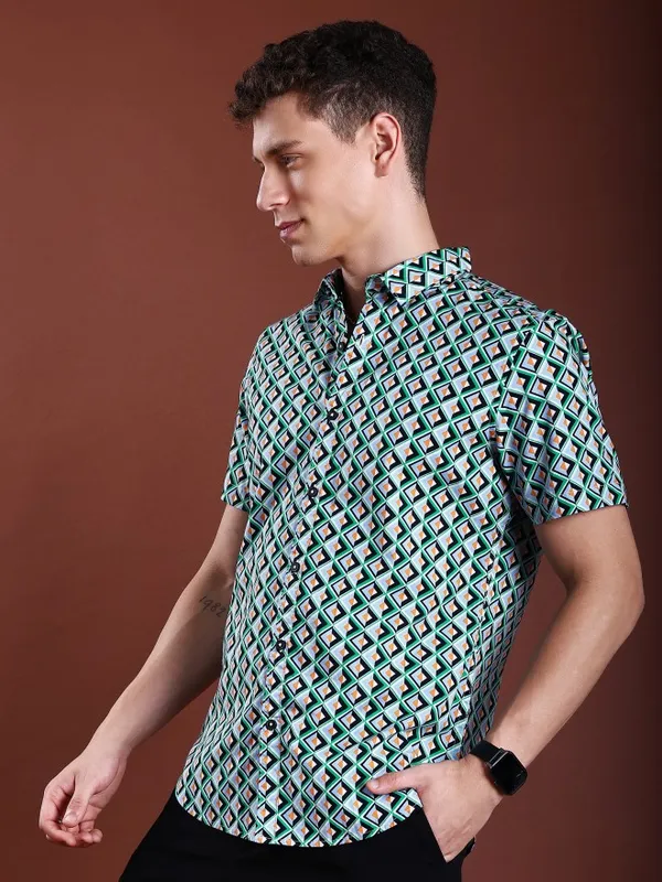 Highlander Men Green Printed Slim Fit Casual Shirt