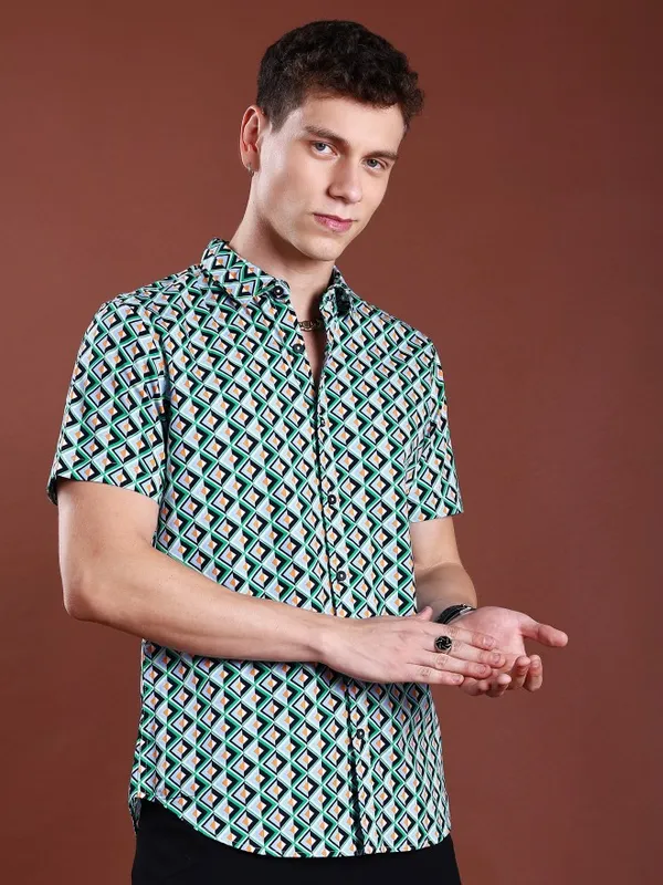 Highlander Men Green Printed Slim Fit Casual Shirt