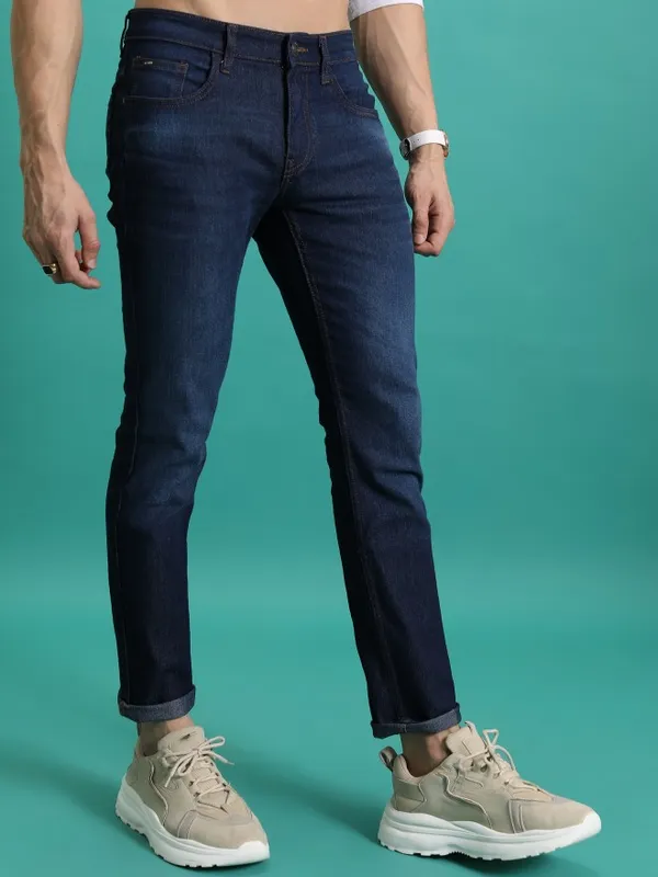Men Tapered Fit Jeans