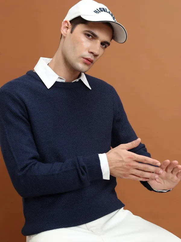  Highlander Men Navy Blue Round Neck Pullover Sweaters