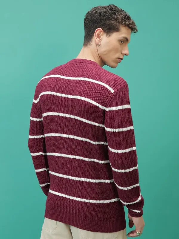  Highlander Men Red Round Neck Pullover Sweaters