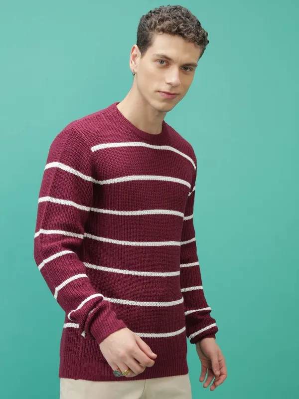  Highlander Men Red Round Neck Pullover Sweaters
