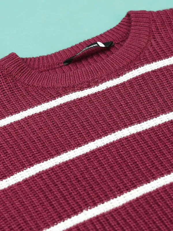  Highlander Men Red Round Neck Pullover Sweaters