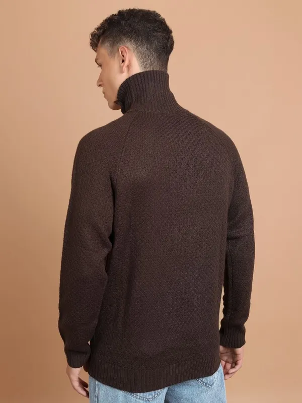 Highlander Men Brown Turtle Neck Pullover Sweater