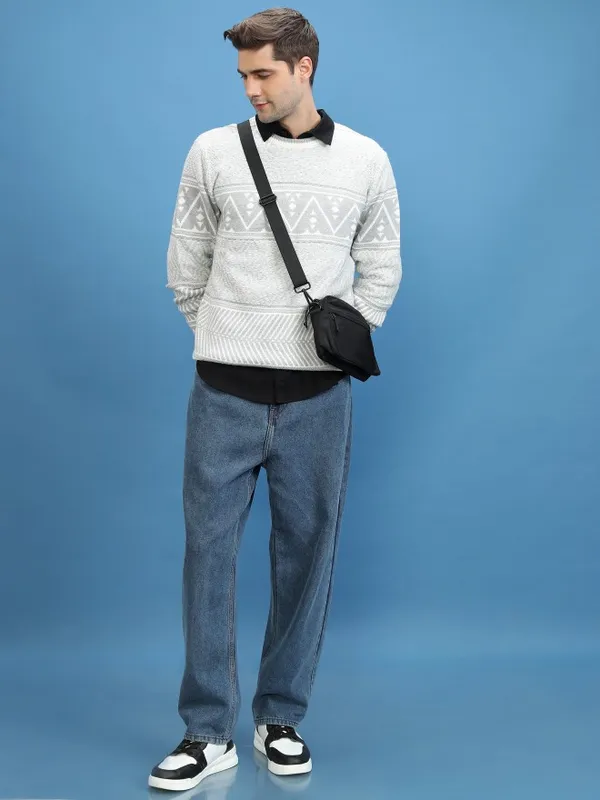  Highlander Men White Round Neck Pullover Sweaters