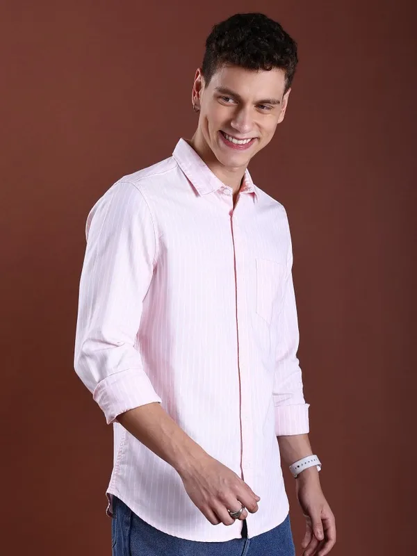 Highlander Men Pink Striped Slim Fit Casual Shirts