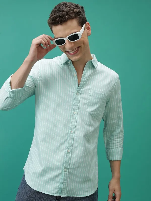  Highlander Men Green Striped Slim Fit Casual Shirts