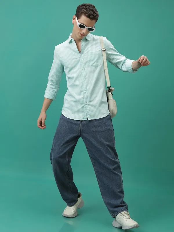  Highlander Men Green Striped Slim Fit Casual Shirts