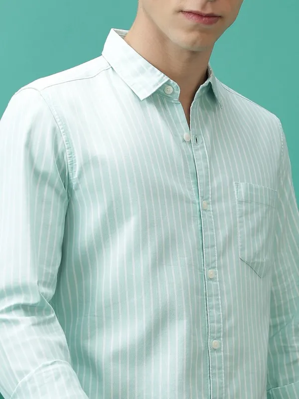  Highlander Men Green Striped Slim Fit Casual Shirts
