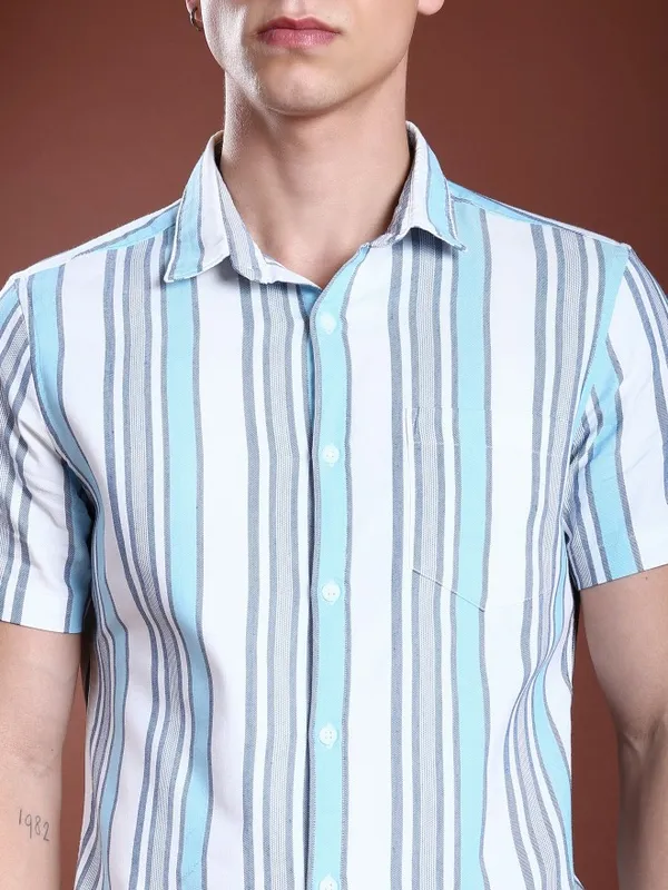  Highlander Men White Striped Slim Fit Casual Shirts