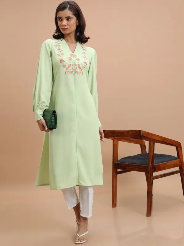  Vishudh  Women Green Embroidered Straight Kurtas