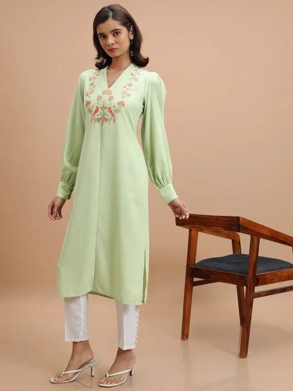  Vishudh  Women Green Embroidered Straight Kurtas