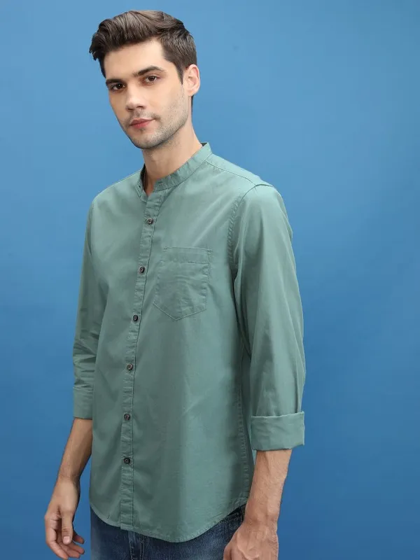  Highlander Men Blue Solid Slim Fit Casual Shirts