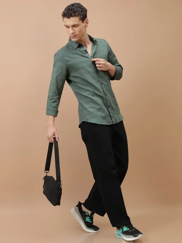 Men Slim Fit Casual Shirt