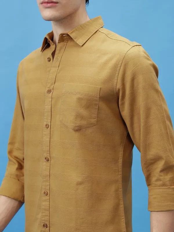 Men Slim Fit Casual Shirt