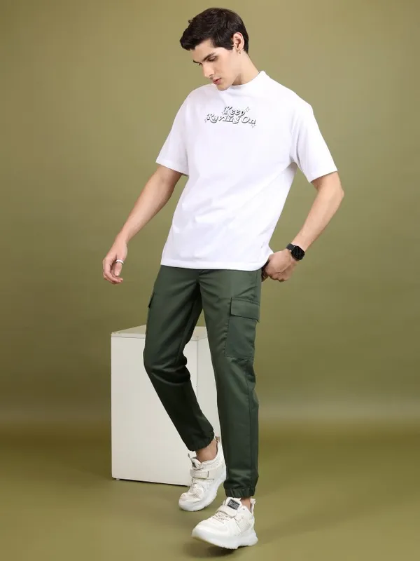 Highlander Men Olive Regular Fit Solid Joggers