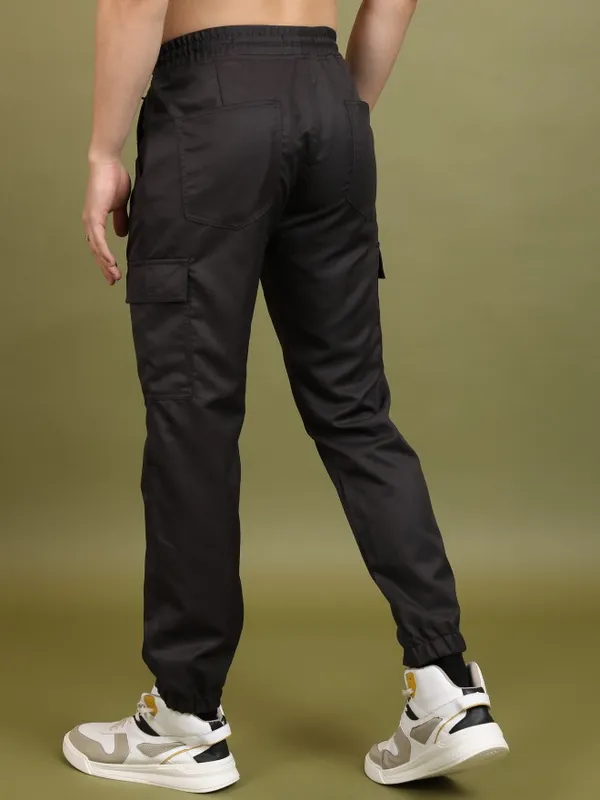  Highlander Men Grey Regular Fit Solid Casual Trousers