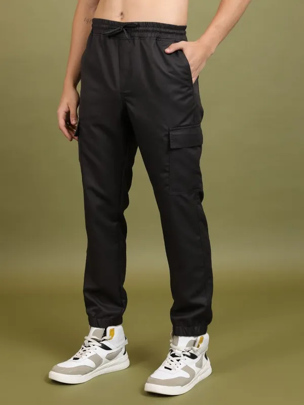  Highlander Men Grey Regular Fit Solid Casual Trousers