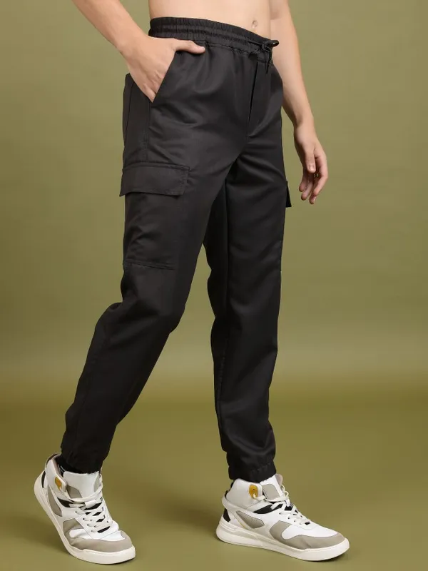  Highlander Men Grey Regular Fit Solid Casual Trousers