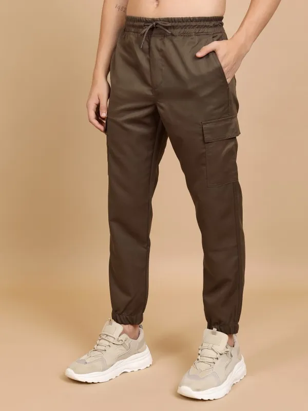 Highlander Men Brown Regular Fit Solid Casual Trousers