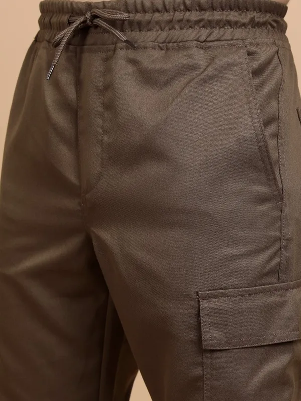  Highlander Men Brown Regular Fit Solid Casual Trousers