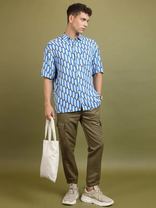  Highlander Men Khaki Regular Fit Solid Casual Trousers