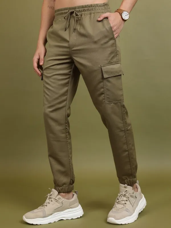  Highlander Men Khaki Regular Fit Solid Casual Trousers