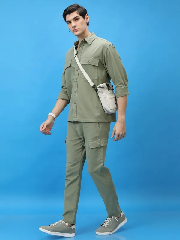 Highlander Men Olive Regular Fit Solid Casual Trousers