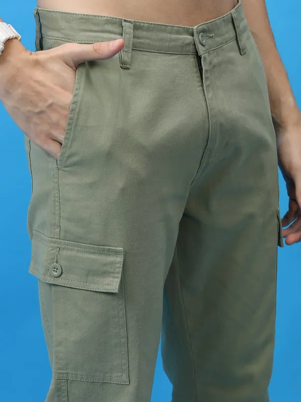  Highlander Men Olive Regular Fit Solid Casual Trousers