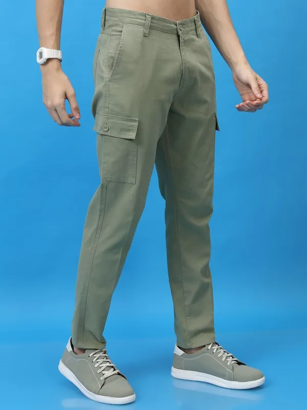  Highlander Men Olive Regular Fit Solid Casual Trousers