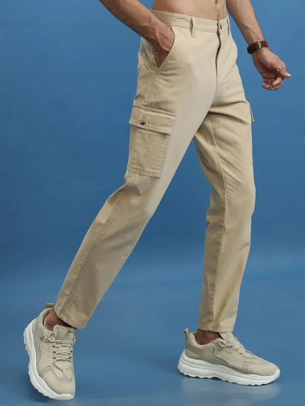 Men Regular Fit Cargos