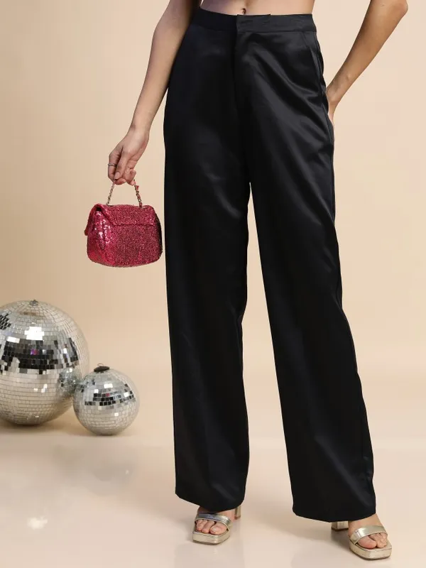  Tokyo Talkies Women Black Solid Regular Fit Casual Trousers