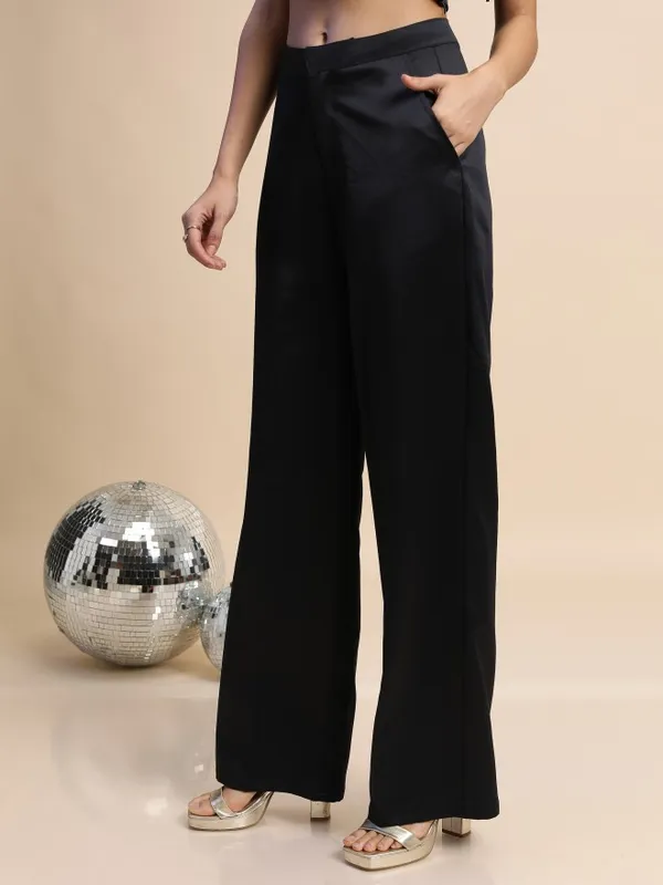  Tokyo Talkies Women Black Solid Regular Fit Casual Trousers