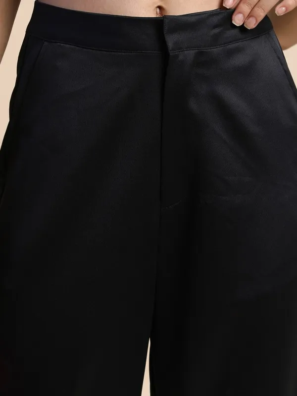  Tokyo Talkies Women Black Solid Regular Fit Casual Trousers