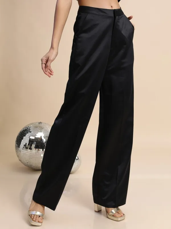  Tokyo Talkies Women Black Solid Regular Fit Casual Trousers