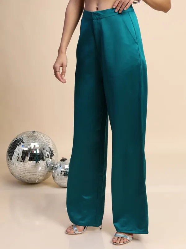  Tokyo Talkies Women Teal Solid Regular Fit Casual Trousers