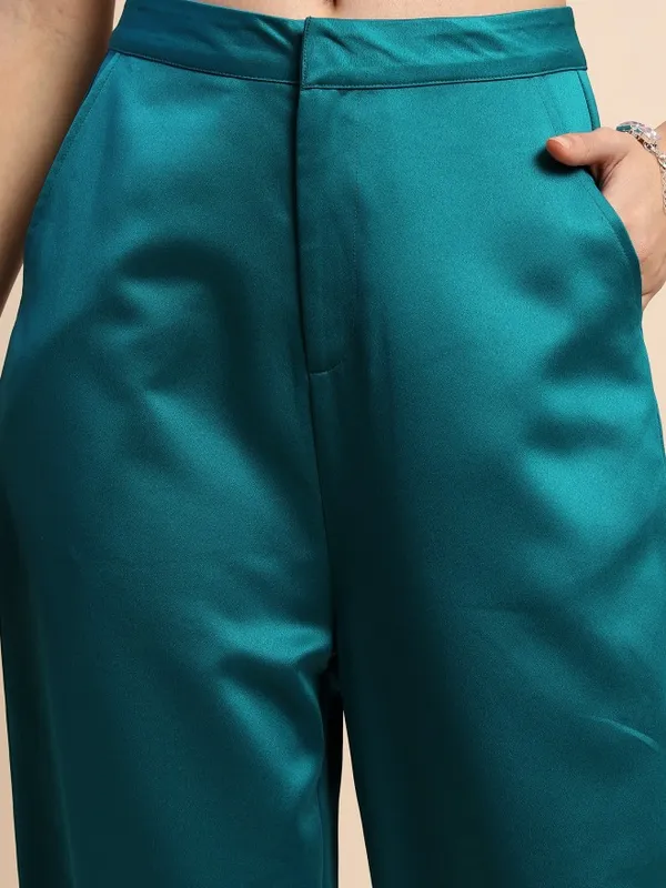  Tokyo Talkies Women Teal Solid Regular Fit Casual Trousers