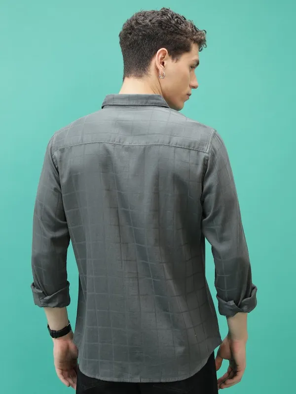  Highlander Men Grey Checked Slim Fit Casual Shirts