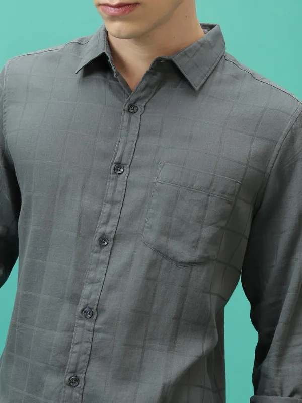  Highlander Men Grey Checked Slim Fit Casual Shirts