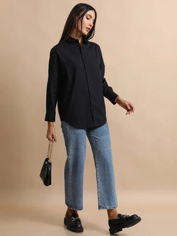 Women Solid Oversized Fit Casual Shirt