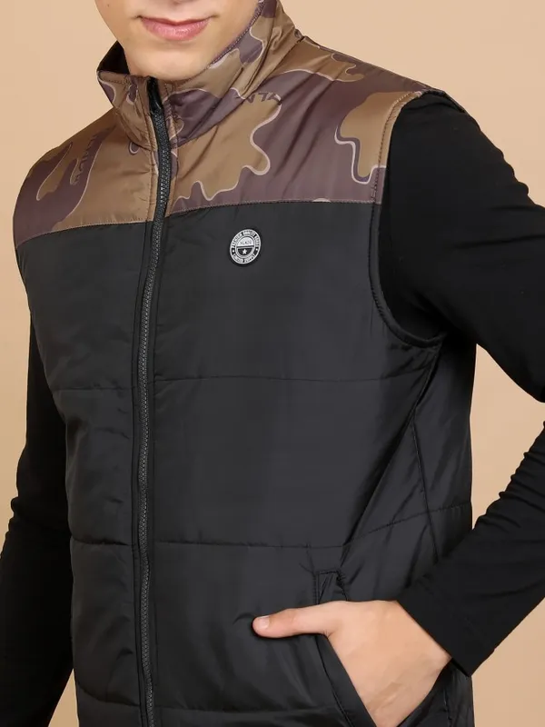 Men Solid Puffer Jacket